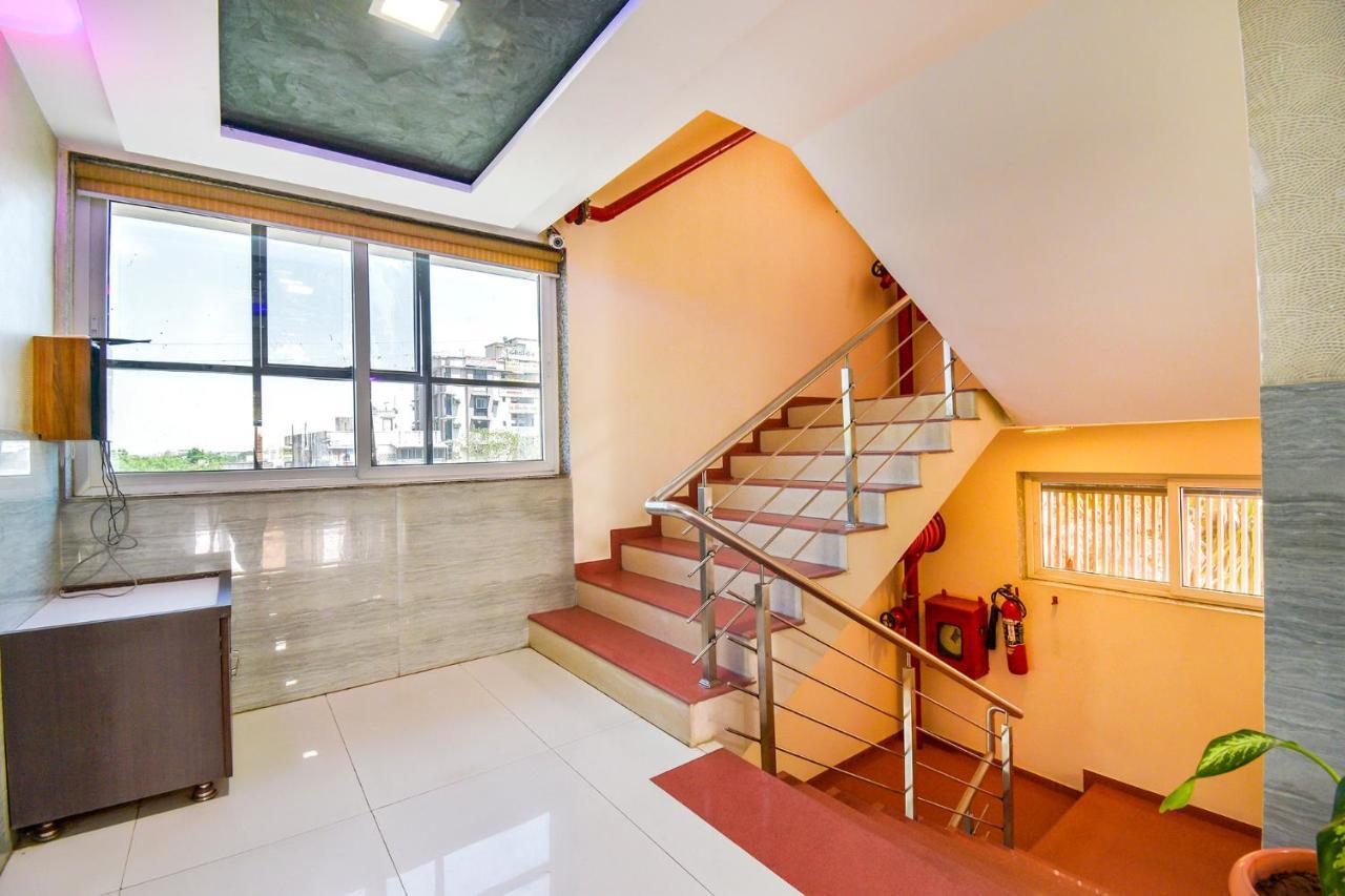 Fabhotel Kohinoor Plaza Ahmedabad Buitenkant foto