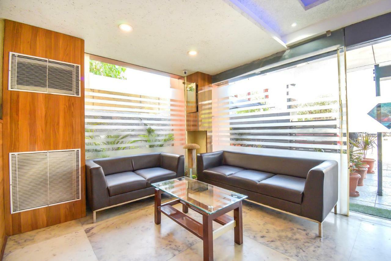 Fabhotel Kohinoor Plaza Ahmedabad Buitenkant foto
