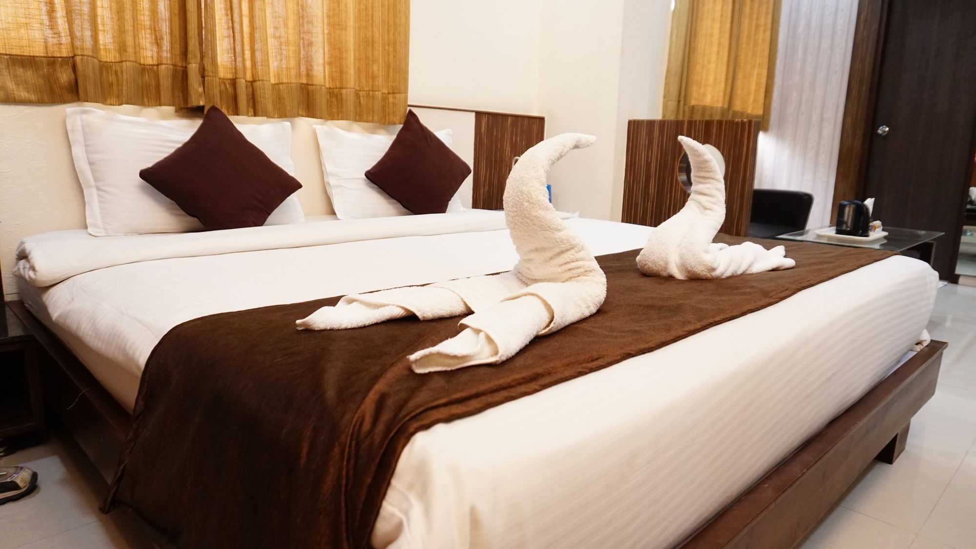 Fabhotel Kohinoor Plaza Ahmedabad Buitenkant foto
