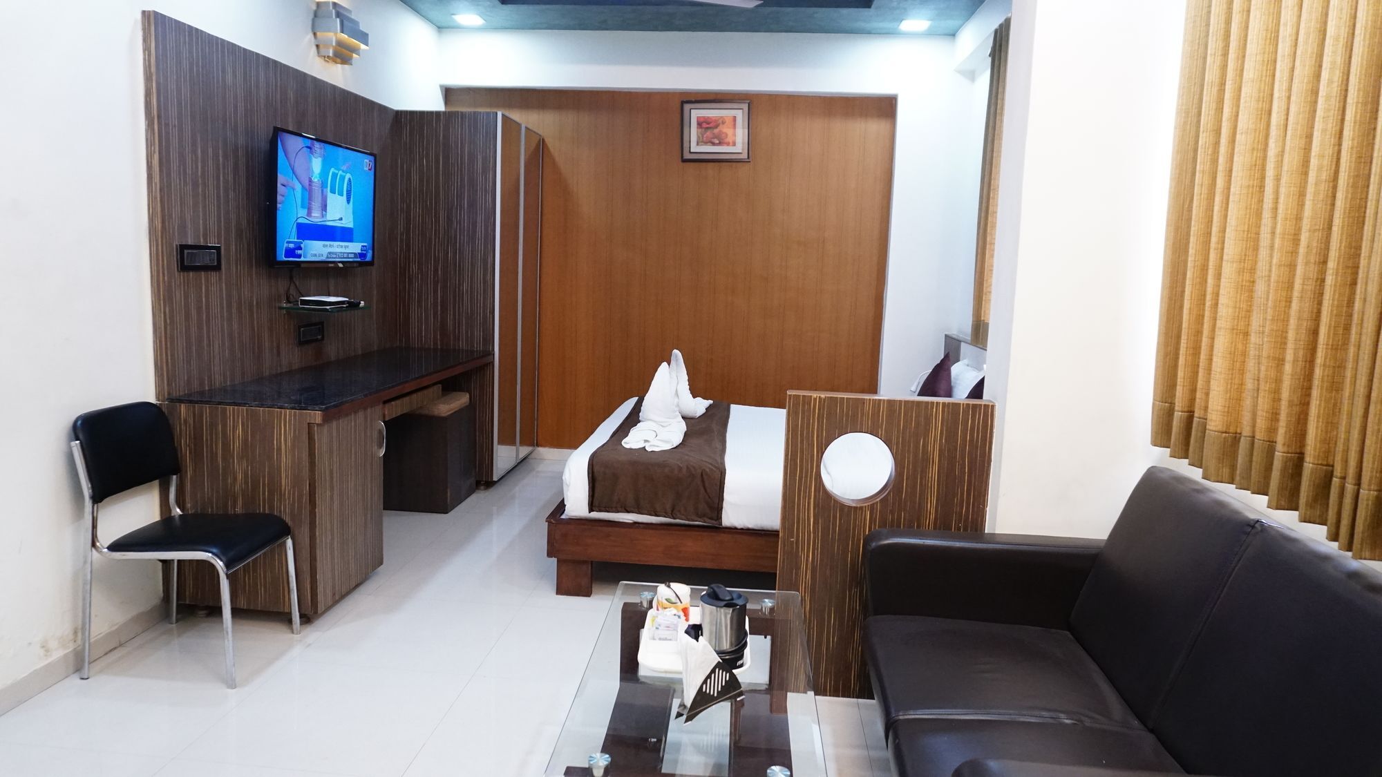 Fabhotel Kohinoor Plaza Ahmedabad Buitenkant foto
